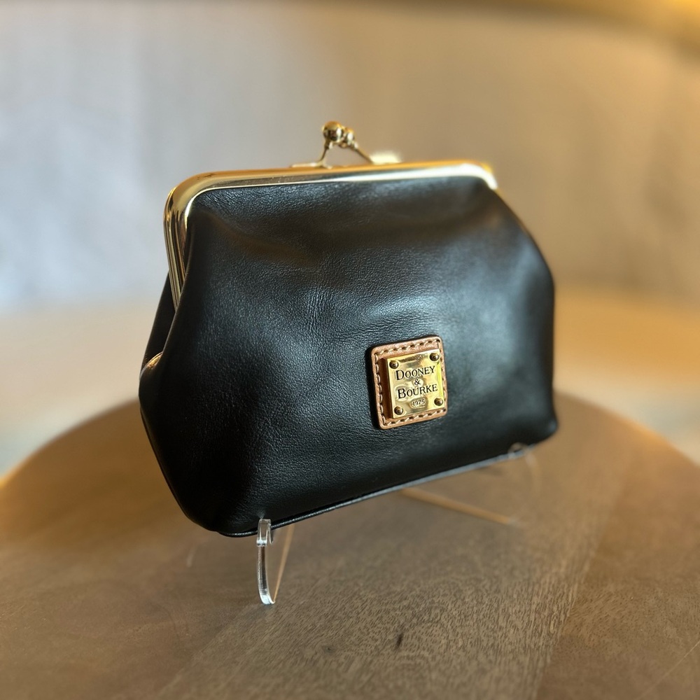 Dooney and Bourke Wexford Leather Large Framed Purse in BLACK